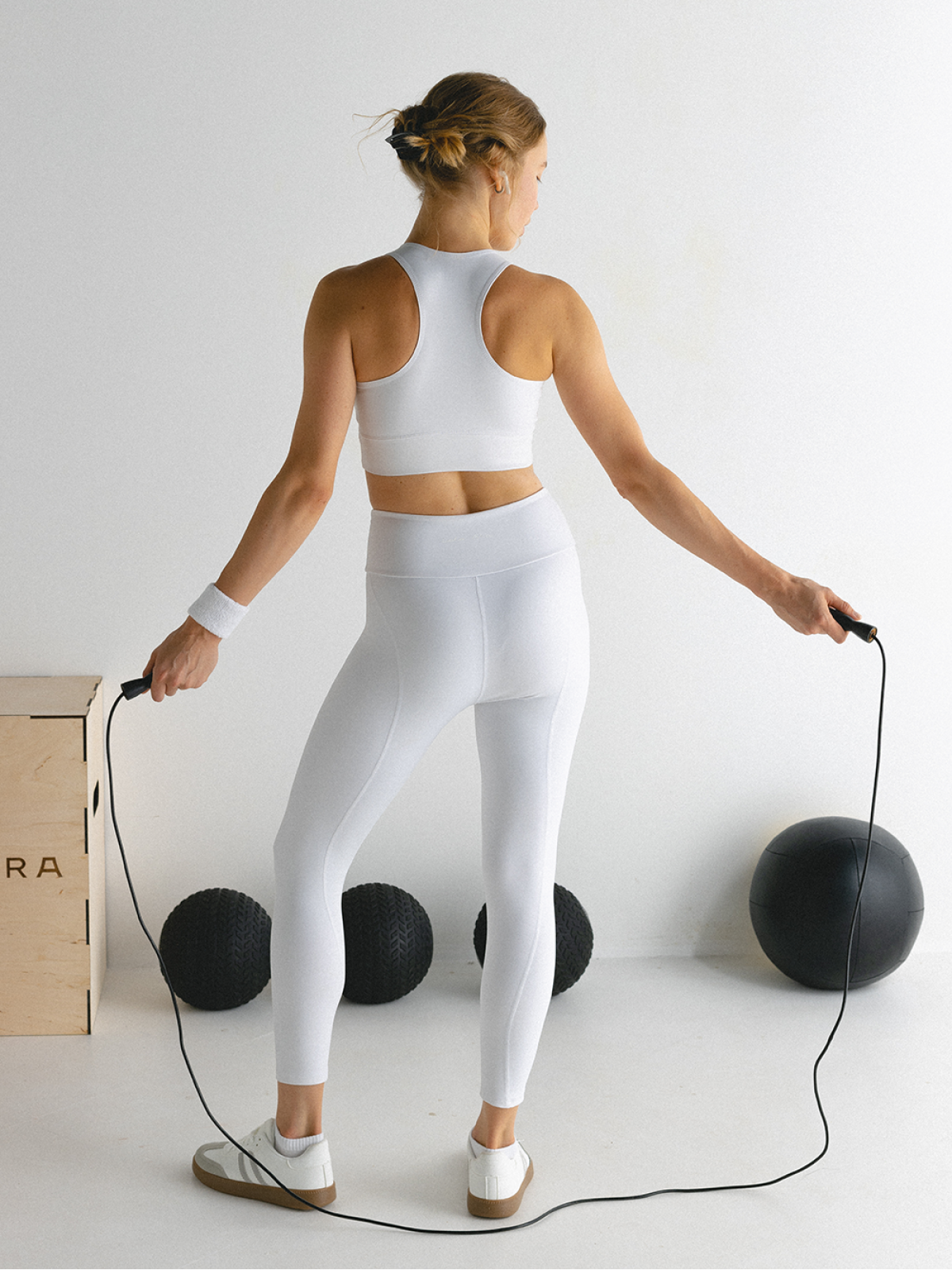 White sport leggings